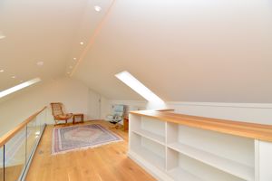 Mazzanine floor- click for photo gallery